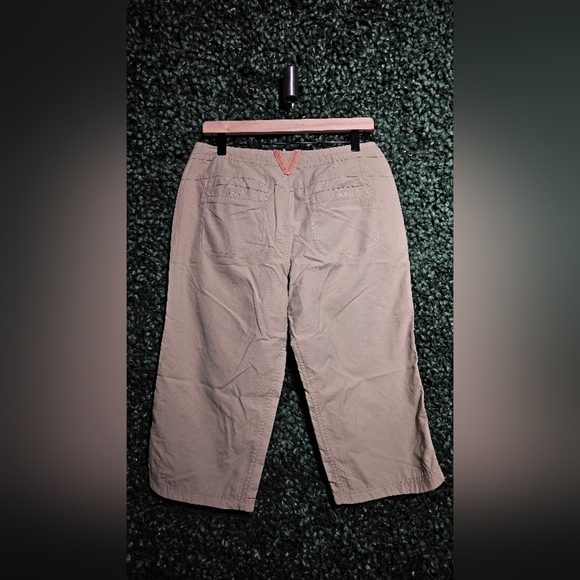 The North Face Women's Tan Capris - Picture 5 of 6